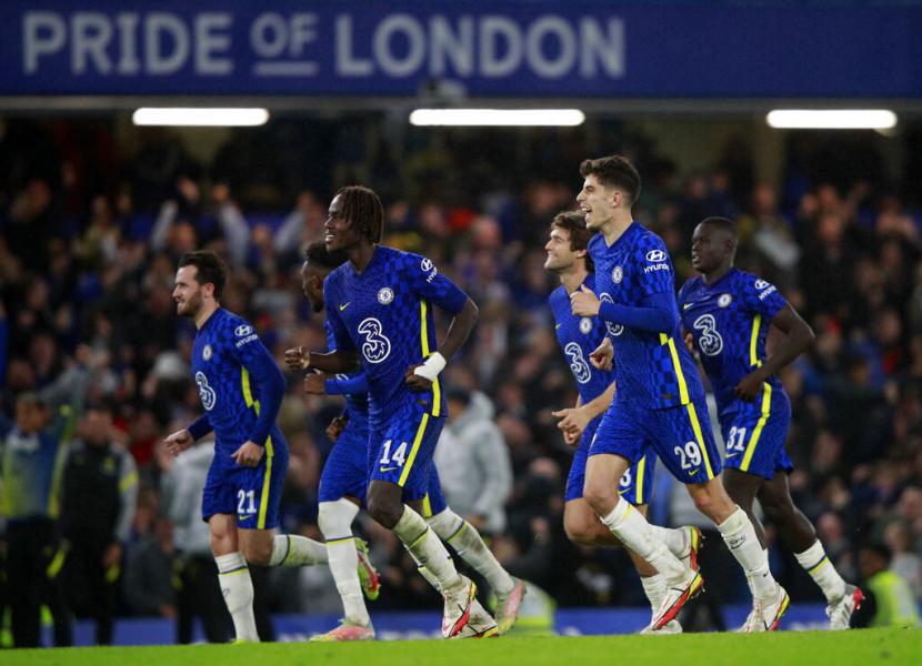 Para pemain Chelsea merayakan keberhasilan menang adu penalti atas Southampton di Piala Carabao.