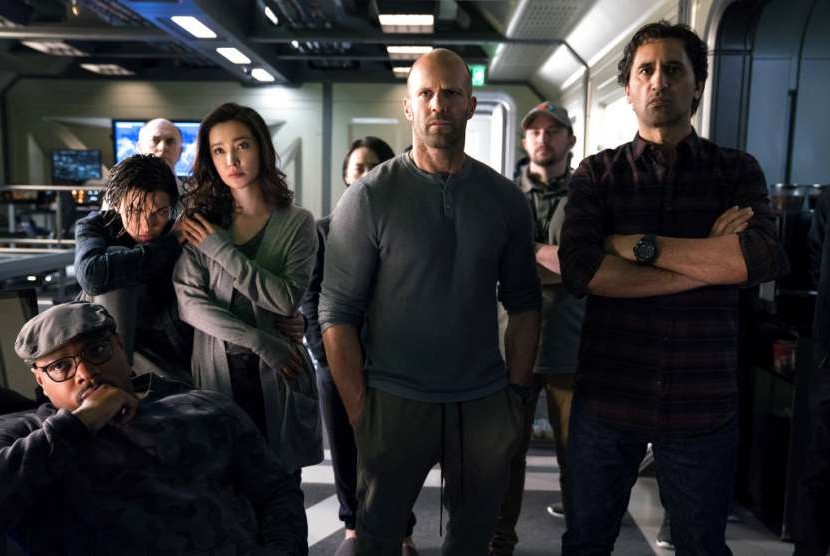 Para pemain film The Meg, (dari kiri ke kanan), Page Kennedy, Ruby Rose, Li Bingbing, Jason Statham, dan Cliff Curtis.