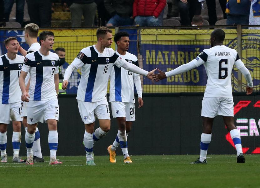 Para pemain Finlandia merayakan gol ke gawang Bosnia Herzegovina pada laga Grup D Kualifikasi Piala Dunia 2022 Zona Eropa. Finlandia mengalahkan Bosnia 3-1 dan membuka peluang lolos ke Qatar tahun depan, menilai lewat jalurplay-off.