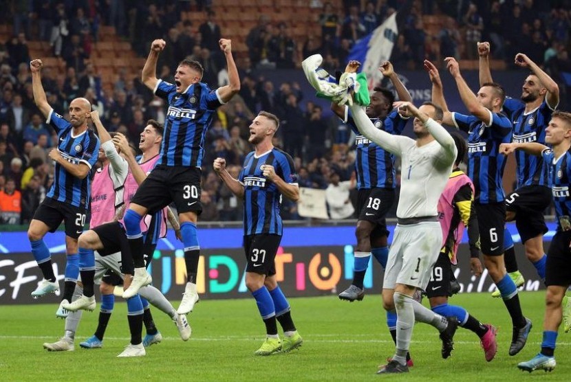 Para pemain Inter Milan merayakan kemenangan atas Borussia Dortmund.