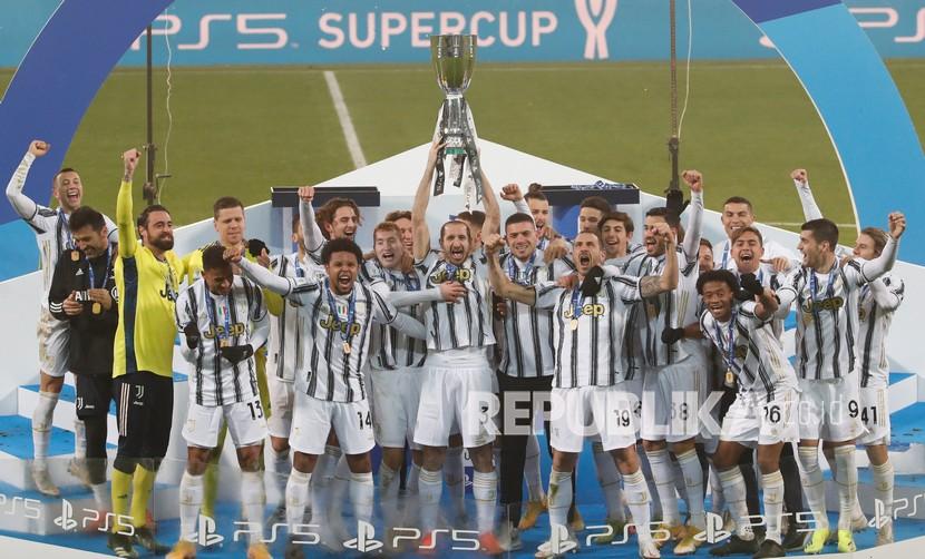  Para pemain Juventus melakukan selebrasi juara (ilustrasi)