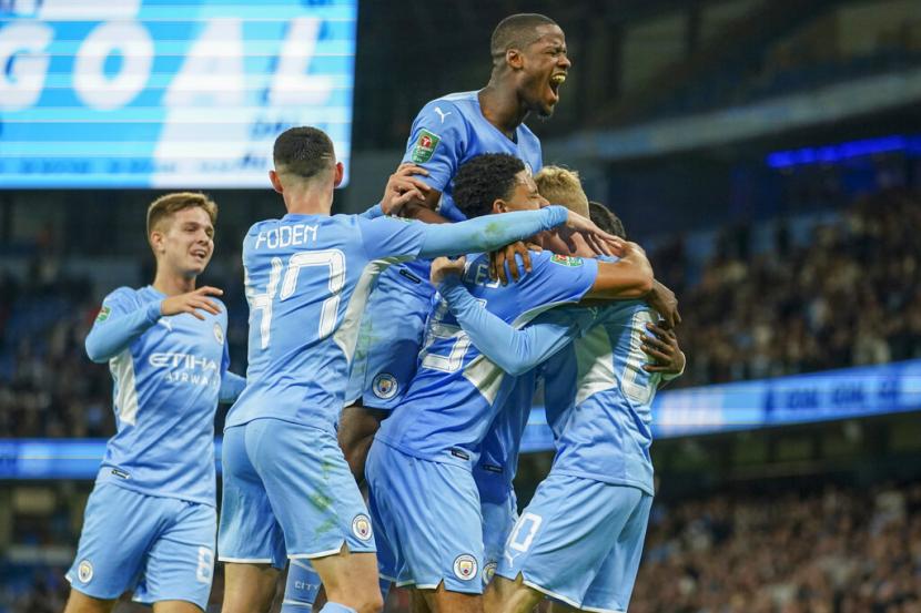 Para pemain Manchester City merayakan gol ke gawang Wycombe Wanderers di Piala Carabao.
