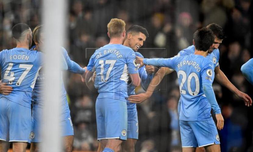 Para pemain Manchester City merayakan kemenangan atas Brentford dalam laga lanjutan Liga Primer Inggris, Kamis (10/2/2022) dini hari WIB. Man City unggul 2-0 di laga itu.