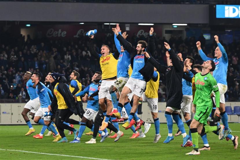Para pemain Napoli merayakan kemenangan telak atas Juventus 5-1 dalam lanjutan Serie A Liga Italia.
