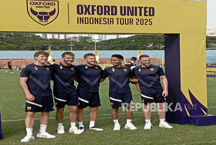 Peduli Sepak Bola Indonesia, Oxford United Gelar Coaching Clinic untuk Anak-Anak