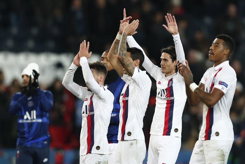 Para pemain Paris Saint Germain merayakan kemenangan melawan Club Brugge dalam ajang Liga Champions. Pada laga yang berlangsung di di Stadion Parc des Princes, Kamis (7/11) dini hari WIB tersebut, PSG berhasil menang tipis 1-0 atas Club Brugge.