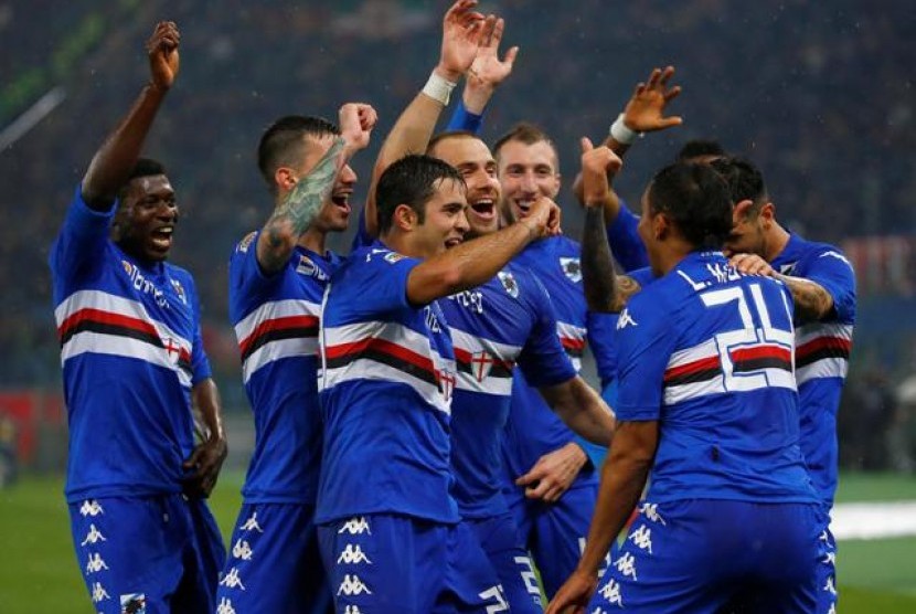 Para pemain Sampdoria merayakan gol Luis Muriel ke gawang AS Roma.