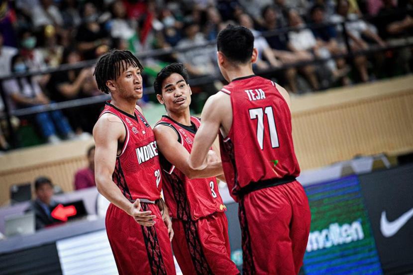 Para pemain timnas basket Indonesia di Kualifikasi FIBA Asia Cup 2025.