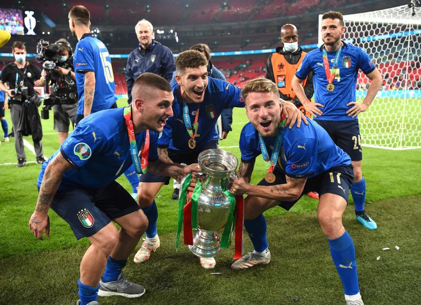 Para pemain Timnas Italia merayakan kemenangan Piala Euro 2020.