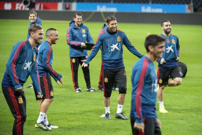 Para pemain timnas Spanyol berlatih jelang menghadapi Swedia pada laga kualifikasi Euro 2020.