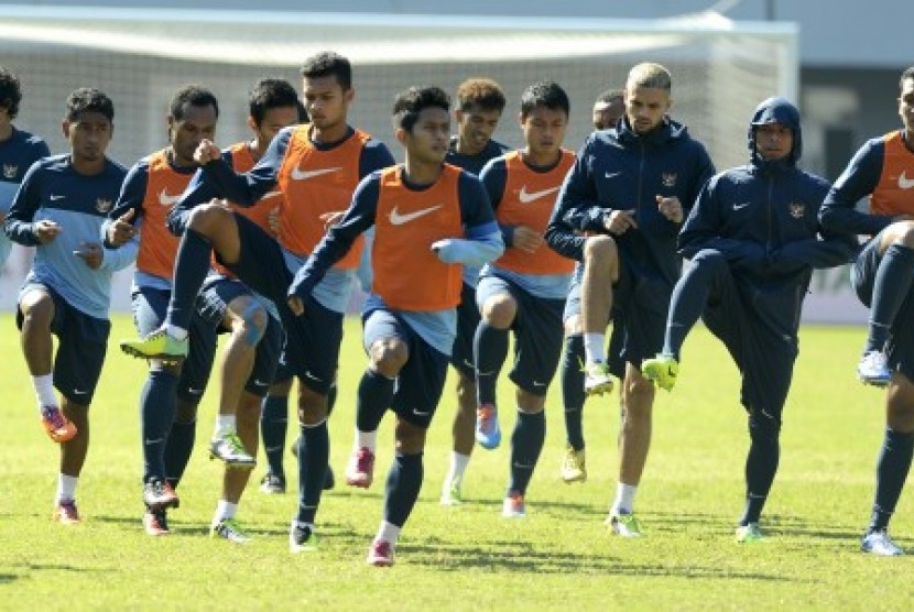 Para pemain Timnas U-23 Indonesia saat berlatih bersama.