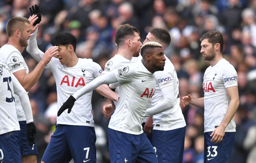 Para pemain Tottenham Hotspur merayakan gol ke gawang Aston Villa dalam lanjutan Liga Primer Inggris, Ahad (10/4/2022) dini hari WIB.