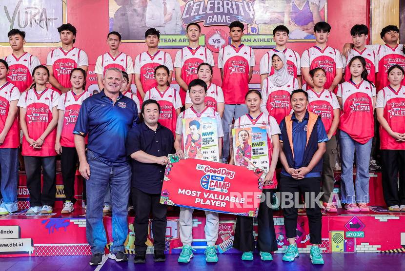 Para pemain yang terpilih dalam skuad DBL Indonesia All Star 2025.