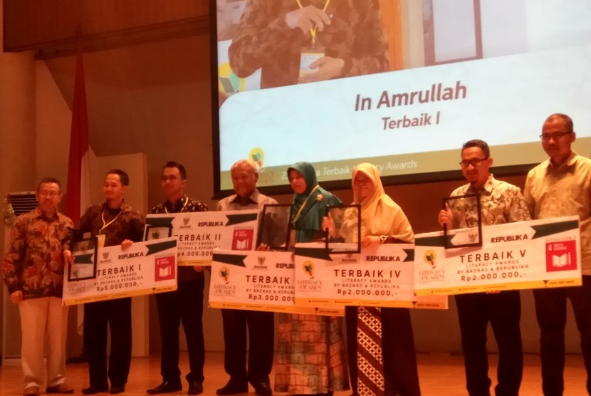 Para pemenang Literacy Awards yang diadakan oleh Baznas bekerja sama dengan Republika.