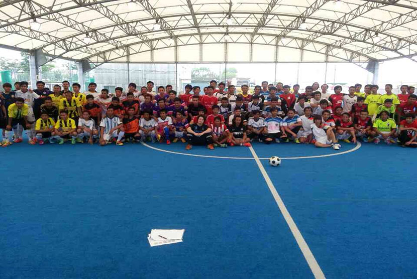 Para pemuda di Jepang, menggelar turnamen futsal menyambut HUT RI ke-69