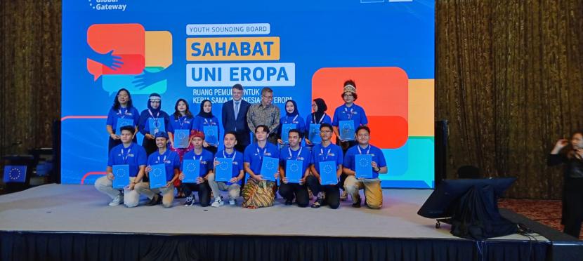 Para pemuda Indonesia yang terpilih menjadi anggota Youth Sounding Board: Sahabat Uni Eropa, kelompok konsultatif yang dibentuk Uni Eropa.