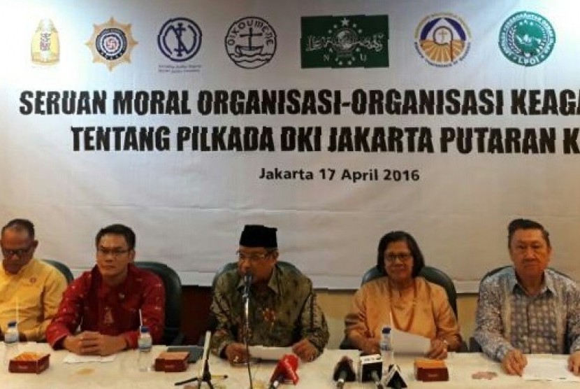 Para pemuka agama berkumpul di kantor PBNU Jakarta menjelang pelaksanaan Pilkada Jakarta, Senin (17/4)