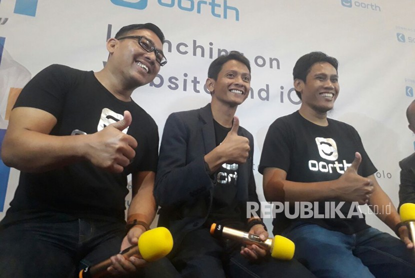 Para pendiri aplikasi Oorth, Krishna Adityangga (Tengah), Dhanny Ardiansyah (Kanan) dan Mulyono Herman (Kiri).