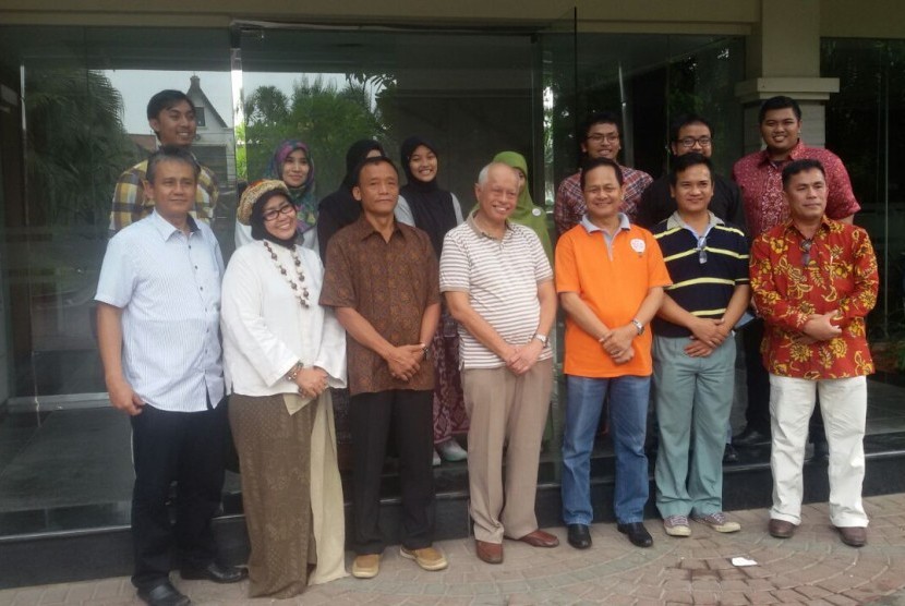 Para pendiri Yayasan Ayo Membaca Indonesia (AMInd) dipimpin Dedi S Panigoro.