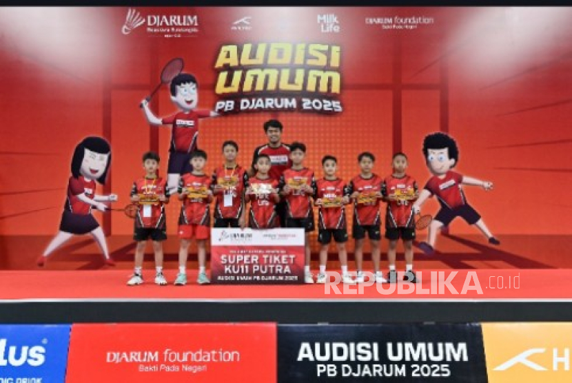 Para penera Super Tiket Audisi Umum PB Djarum 2025 pada babak akhir fase turnamen yang diadakan di GOR Djarum, Jati, Kudus, jawa Tengah, Jumat (12/9/2025).