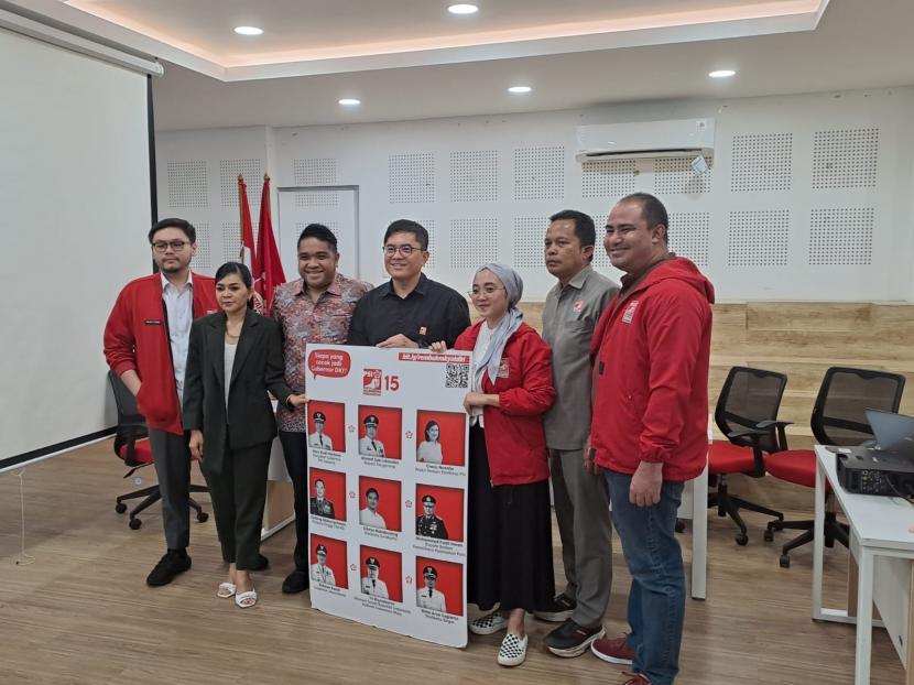 Para pengurus DPW PSI DKI mengumumkan hasil Rembuk Rakyat Jakarta.
