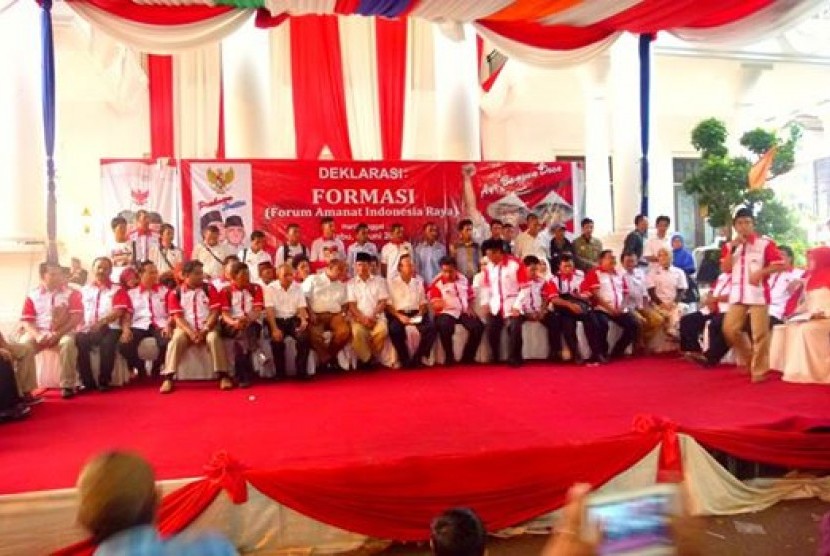 Para pengurus Forum Amanat Indonesia Raya (Formasi).