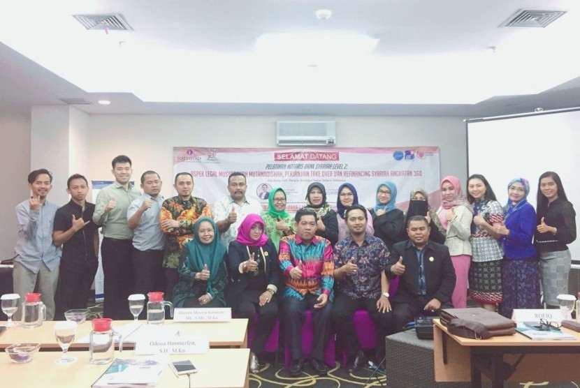 Para peserta dan pembicara training dan workshop notaris bank syariah.
