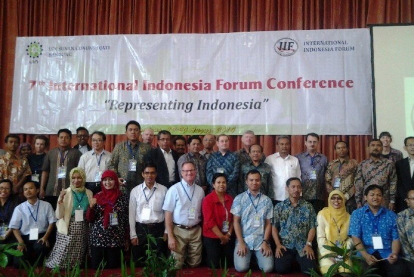 Para peserta International Indonesia Forum (IIF) ke-7