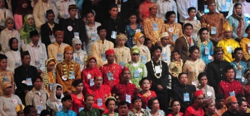 Para peserta Pernikahan Massal 2011 di Istora Senayan Jakarta