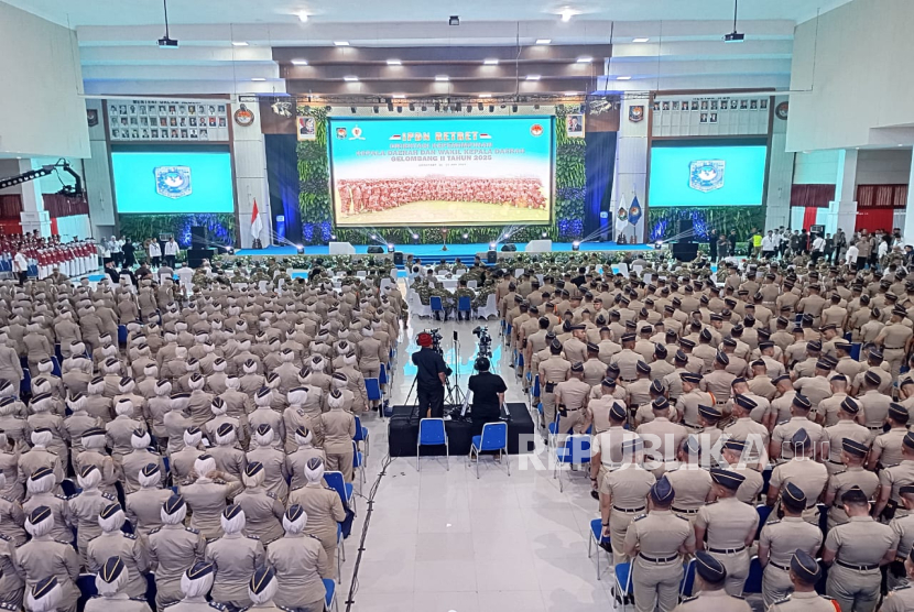 Para peserta retreat kepala daerah dan wakil kepala daerah di kampus IPDN Jatinangor, Senin (23/6/2025).