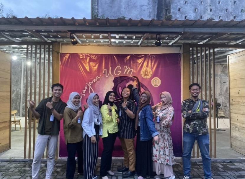 Para peserta workshop fotografi dan hunting foto SAGA 2023 yang digelar Bidang Seni Himpunan Mahasiswa Pascasarjana (HMP) Universitas Gadjah Mada (UGM) di Yogyakarta, 18-19 Maret 2023.