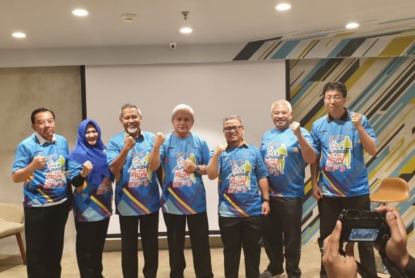 Para pimpinan dari tujuh perguruan tinggi terafiliasi BUMN (Aperti BUMN) hadir pada acara Road to Aperti BUMN Run 2019 di Jakarta, Selasa (6/8).