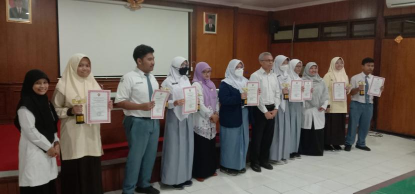 Para siswa SMA Muhammadiyah 1 Yogyakarta (Muhi) yang mengikuti Olimpiade Sains Tingkat Kota Yogyakarta, dan tembus ke Olimpiade Sains Tingkat DIY.