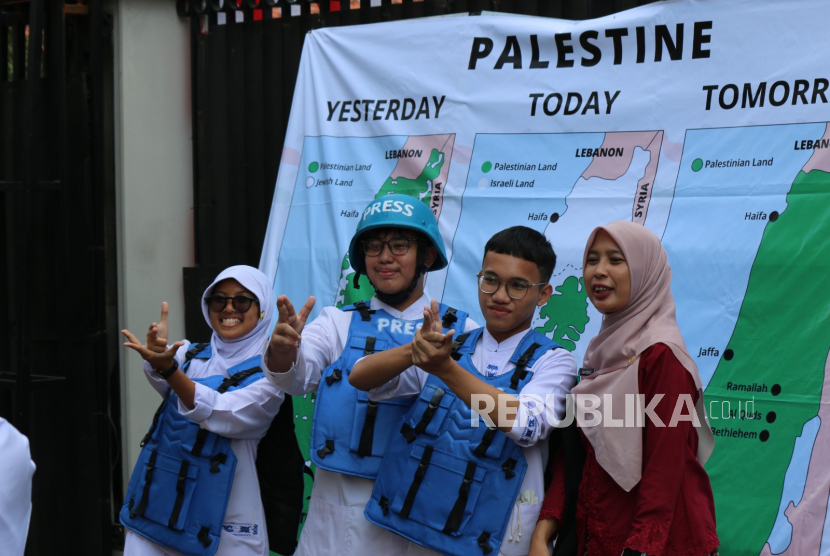 Para siswa yang menjadi peserta Palestine Day.