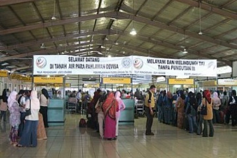 Para tenaga kerja Indonesia (TKI) di Bandara Soekarno-Hatta