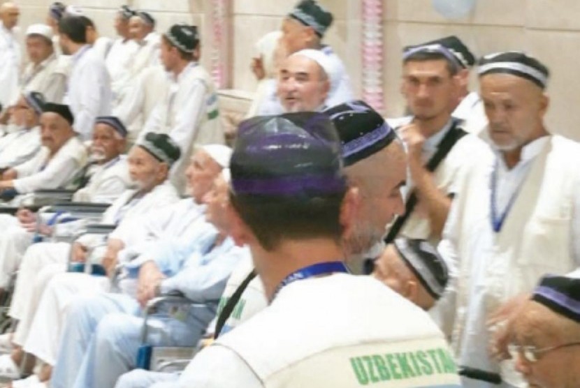 Para veteran perang dunia asal Uzbekistan tika di Makkah, Senin kemarin, (28/8).