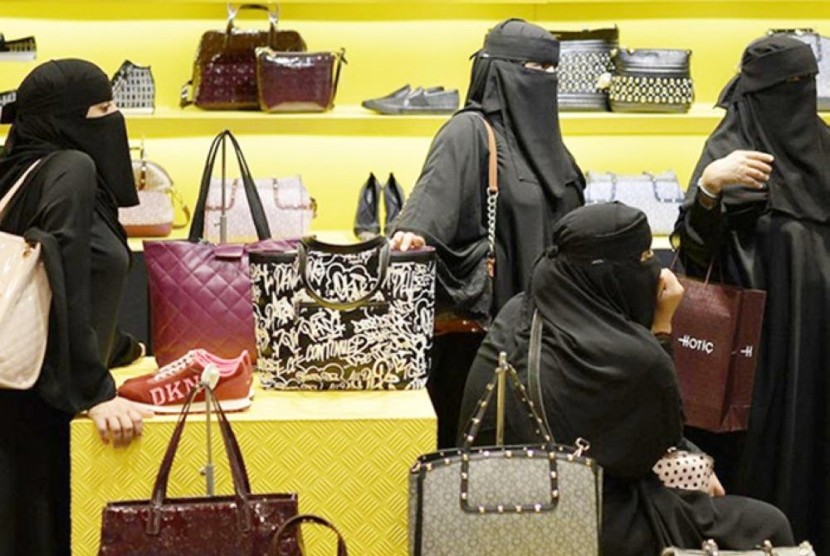 Para wanita Arab Saudi. Arab Saudi longkarkan sejumlah aturan safar untuk wanita 