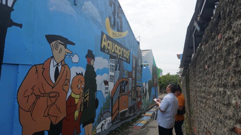 Para warga di gang-gang kelurahan Paku jaya, Tangerang Selatan, mengikuti lomba 