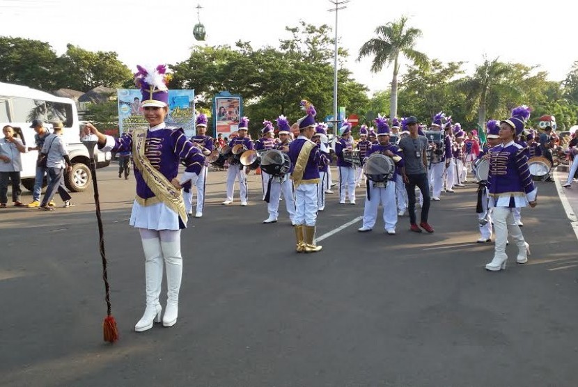 Parade Jakarta Seaside Carnival berakhir di Pantai Ancol Lagoon