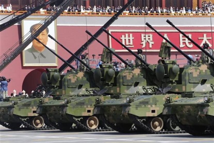 Parade militer Cgina (ilustrasi). Kenaikan anggaran pertahanan untuk jaga kedaulatan China  