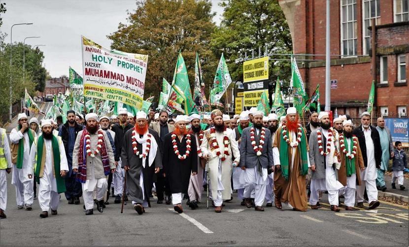 Parade muslim Inggris merayakan Maulid Nabi Muhammad Saw
