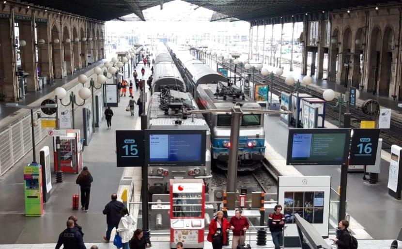 Paris Gare du Nord Train Station, stasiun kereta cepat TGV di Paris.