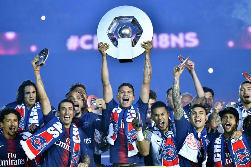 Paris Saint-Germain merayakan gelar juara Ligue 1 musim 2018/2019 (ilustrasi). PSG ditetapkan sebagai juara Ligue 1 musim 2019/2020 setelah kompetisi tak bisa dilanjutkan. 