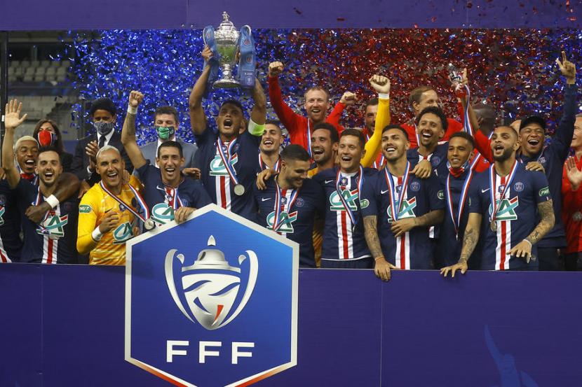 Paris Saint Germain (PSG) merayakan keberhasilan menjuarai Piala Prancis edisi 2019/2020. PSG menaklukkan Saint-Etienne 1-0.