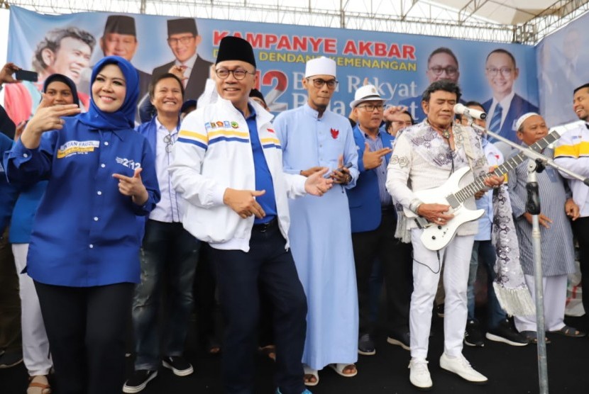 Partai Amanat Nasional (PAN) menggelar kampanye dengan menghadirkan Rhoma Irama di Bogor, Kamis (28/3).
