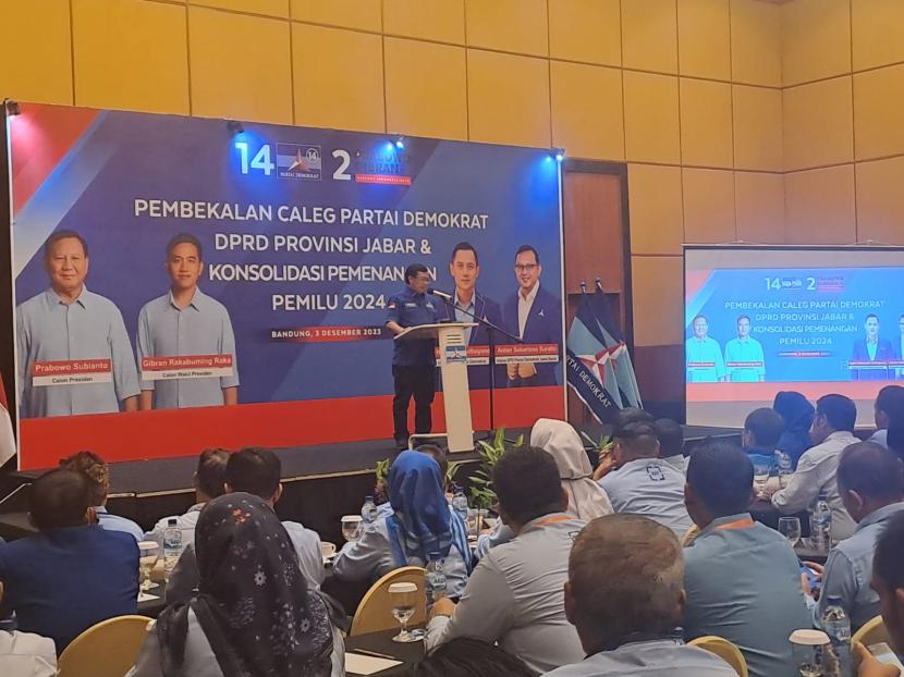 Partai Demokrat Jabar menggelar pembekalan pada 120 calon anggota legislatif (caleg) di Kota Bandung, mengincar 15 persen kursi DPRD, Ahad (3/11/ 2023).