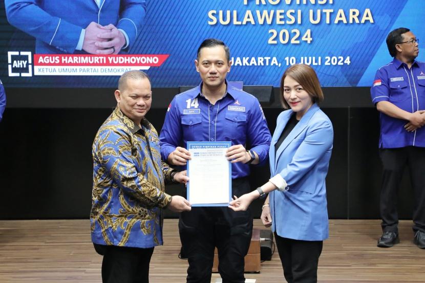 Partai Demokrat resmi mengusung Elly Engelbert Lasut berpasangan dengan Michaela Elsiana Paruntu pada Pilgub Sulut 2024 pada Rabu (10/7/2024).