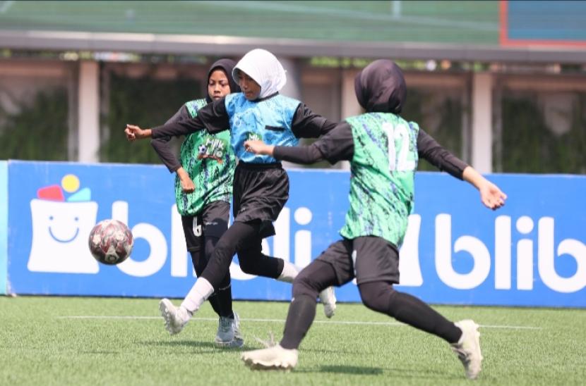 Partai final MilkLife Soccer Challenge - Kudus Series 3 2024 yang berlangsung di Supersoccer Arena, Rendeng Kudus pada Sabtu (28/9/2024) berlangsung seru dan menegangkan.