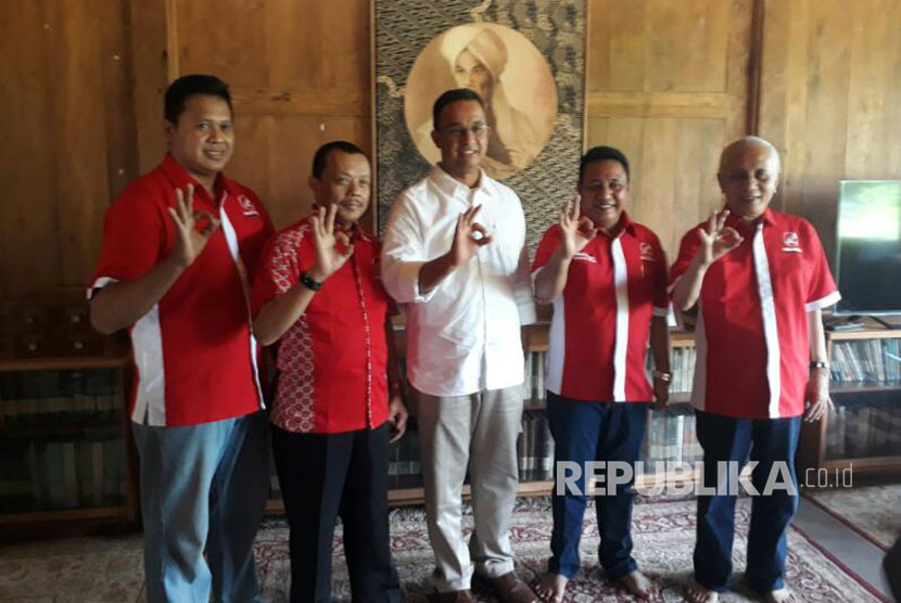 Partai Swara Rakyat Indonesia (Parsindo) menyatakan dukungan untuk pasangan Anies-Sandi dalam Pilkada DKI putaran kedua, Selasa (4/4).