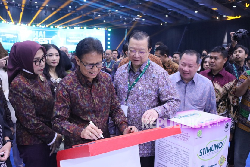 Partisipasi Dexa Group dalam Pameran Inovasi dan Teknologi Transformasi Kesehatan untuk memperingati Hari Kesehatan Nasional (HKN) ke-60 di Jakarta Convention Center pada Jumat, (9/11/2024).